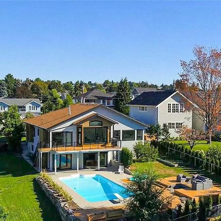 Luxurious 5 Bedroom House With Pool & Sauna West Kelowna Esterno foto