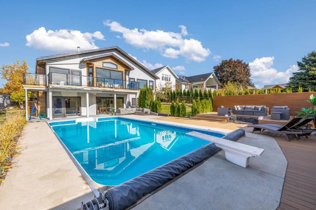 Luxurious 5 Bedroom House With Pool & Sauna West Kelowna Esterno foto