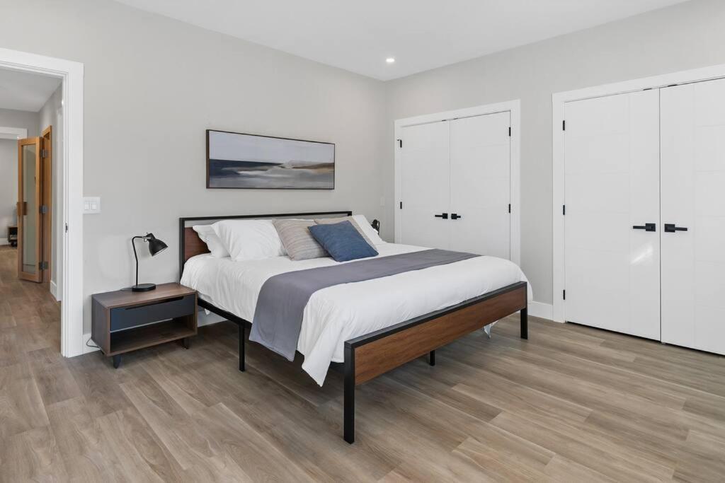 Luxurious 5 Bedroom House With Pool & Sauna West Kelowna Esterno foto