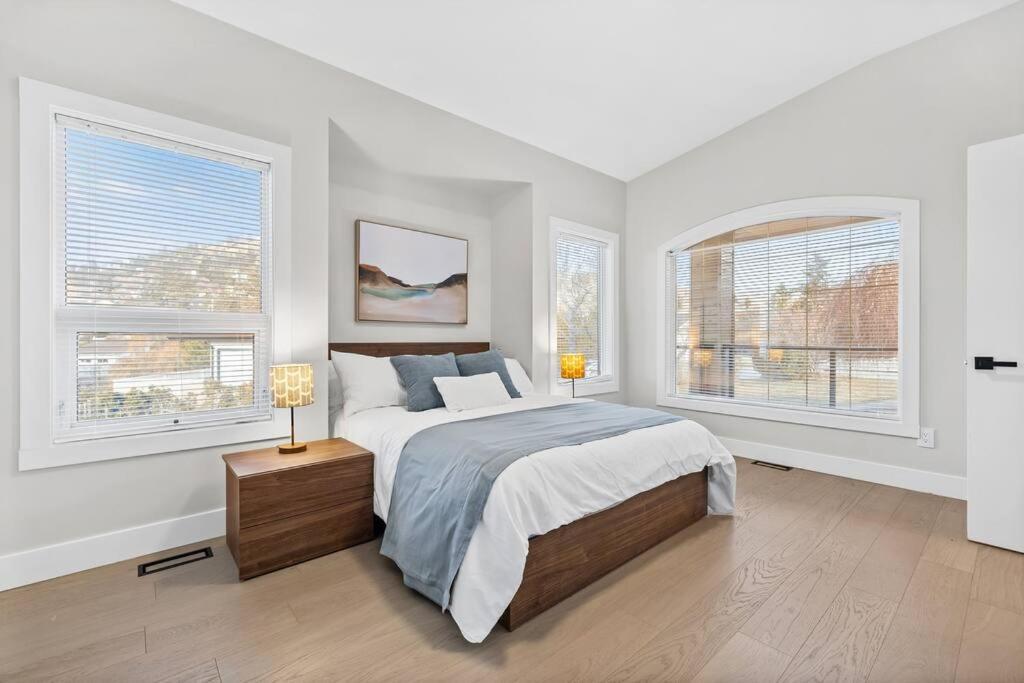 Luxurious 5 Bedroom House With Pool & Sauna West Kelowna Esterno foto
