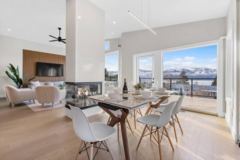 Luxurious 5 Bedroom House With Pool & Sauna West Kelowna Esterno foto